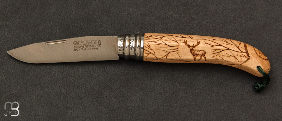 Couteau de poche Alpage Sauvage Hetre gravure Cerf