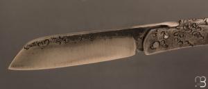   Couteau " Higocentrique " piémontais  par Mickael Moing