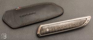   Couteau " Le Galeriste Titane LPO " button-lock par Lepage Knives - Fatcarbon Unititanium