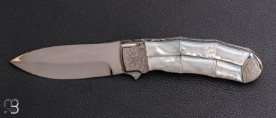      Couteau " Tou " liner-lock custom par Koji Hara - Nacre blanche
