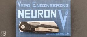 Couteau  "  Vero Engineering Neuron Marble carbon fiber Hand Satin "
