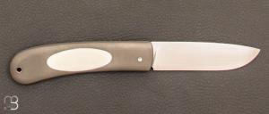 Couteau  " cran carré " par Frédéric Maschio - Titane / phacochère et RWL-34