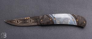    Couteau " liner-lock  " custom par Tony Karlsson - Ivoire de mammouth et lame damas mosaïque