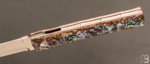    " Dague " custom par Koji Hara - Abalone et lame en Cowry-Y