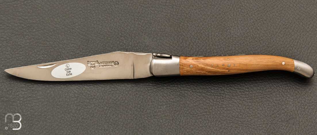 Couteau Laguiole en Aubrac chêne - lame satinée