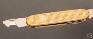"Companion Slim Alox Gold" par Victorinox  - 0.8170.28