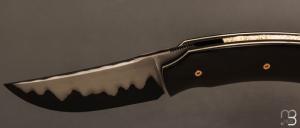    Couteau "1310 Sakura" liner lock de SMZ Flammes de forge - Corne de buffle et lame sandinox