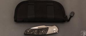  Couteau " Alcyon Titanium Marbled Black " button-lock par Bastards Knives X Tim Bernard