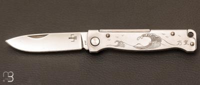 Couteau Bker Plus Atlas slipjoint grav par Mali Irie motif "Grande Vague"