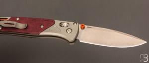 Couteau " Bugout® Grey/Redstone aluminium & Richlite " 535_09 par BENCHMADE