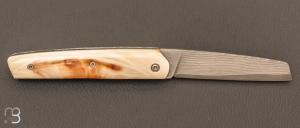 Couteau  "  K-Ravage S " custom de Michel Grini - ivoire de phacochère et lame Suminagashi SGPS