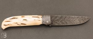   Couteau " Lock back " custom par Karim Valentin - Les couteaux D'Hure - Ivoire de mammouth et lame en damas plume