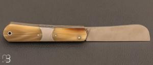 Couteau " London 9cm " 14C28N et corne blonde par Fontenille-Pataud