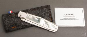     Couteau " custom " par Vincent Lafaye - Nacre blanche et RWL34