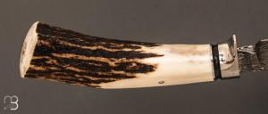 Couteau "  droit  " custom cerf sambar et lame damas plume par Milan Mozolic