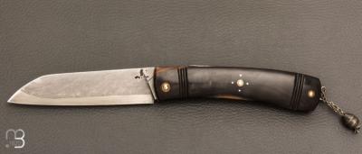   Couteau " custom " pompe avant par Thomas LECAS - Corne de mouflon et lame damas