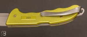 Couteau suisse Victorinox " Hunter Pro Alox Série Limitée 2023 Jaune électrique " 0.9415.L23