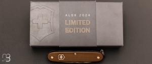  Couteau suisse Victorinox " Pioneer X Alox Édition Limitée 2024 - Terra Brown " 0.8231.L24