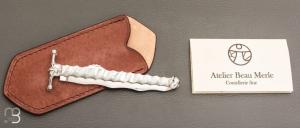     Dague de vertu à pompe avant par Bastien Toubhans - Atelier Beau Merle - Nacre blanche et RWL34