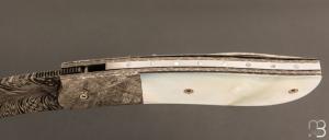   Couteau  " GYR " front-flipper par Tim Bernard - Nacre blanche et météorite