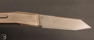    Couteau " Prism - Large " par Poikiloblade - Titane et Bohler M398