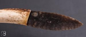 Couteau " Silex noir et bois de cerf " par Kévin Chartier