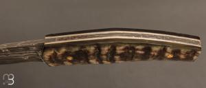 Couteau  " custom " de Alain & Joris Chomilier - Corne de bélier et lame damas "Virus" de Vegas Forge