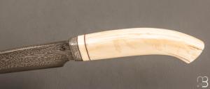    Couteau droit fait main par Jean Paul Sire - Ivoire de Phacochère et Damas