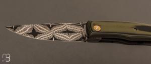 Couteau  "  custom " liner-lock par Diogo Wojakevicz - G-10 et lame damas mosaïque