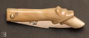 Couteau le grand Capucin corne blonde sculpture "Chien" par Cognet