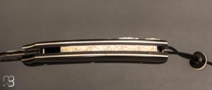    Couteau "1310 Sakura" liner lock de SMZ Flammes de forge - Corne de buffle et lame sandinox