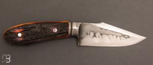 Couteau " Custom " Semi intégral fixe de Samuel Lurquin - Bois de cerf ambré
