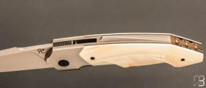 Couteau " Front-flipper " custom par Romain Lopez - Ivoire de phacochère et RWL34