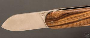 Couteau " Le Cerbère® " pliant par l'Atelier Les 2 Diables - Pistachier et 14c28N