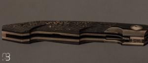 Couteau " Liner-Lock " custom par Romain Lopez - Zirconium / Fibre de carbone or