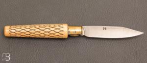 Couteau  "  N°25 Grand Duc buis avec plume " par Nontron