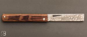  Couteau  "  L'Olonnois " de L'atelier du capitaine - Fût de chêne domaine Belmont et lame Cristal Steel