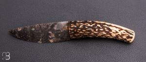 Couteau " Silex noir et bois de cerf " par Kévin Chartier