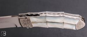     Couteau " Tou " liner-lock custom par Koji Hara - Nacre blanche