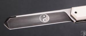   Couteau " Yin et yang " de Philippe Ricard - Damas / Carbone