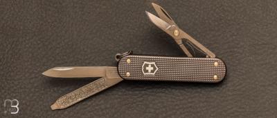 Victorinox Classic Alox 2022 Limited Edition Knife - Thunder Grey - 0.6221.L22