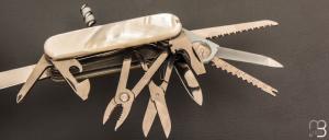   RARE - Couteau Suisse Victorinox Swisschamp nacre blanche - 1.6794.68