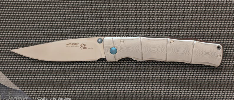 VG-10 MC-202 Takeri folding knife by MCUSTA