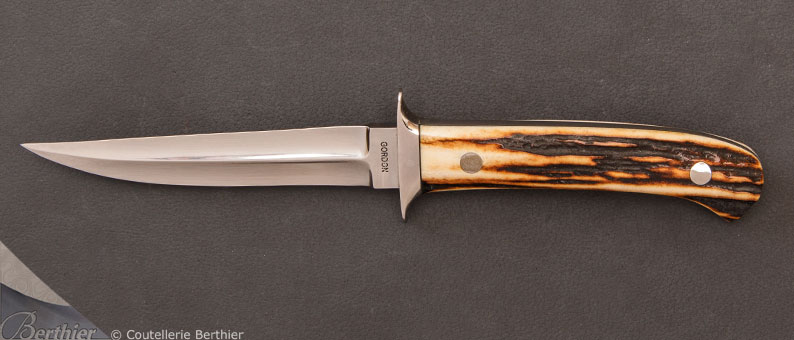 Stag antler hunting fixed-blade knife by William Gordon Defreest