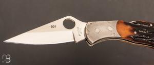 Couteau  "  25th Anniversary commemorative Delica " par Spyderco - 301/500