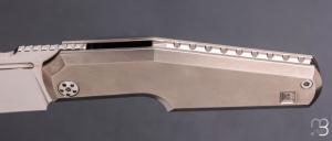   Couteau " Elementak " par CKF Knives et Thomas Gony GTKnives - Titane  et M398