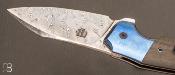 Couteau "Hifi" Moku-ti anodisé bleu et fibre de carbone quartz par Philippe Jourget
