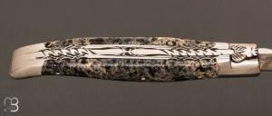 Couteau Laguiole en Aubrac pierre de lave noire stabilisée double platines - Acier 12c27 mat