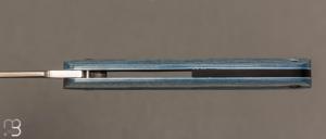 Couteau " Le 05 " par MTBlades Benjamin Thuillier - Paperstone bleu et lame en 14C28