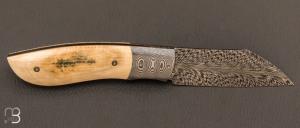 Couteau " Wharncliffe " custom pliant par Milan Mozolic - Ivoire de  mammouth et damas